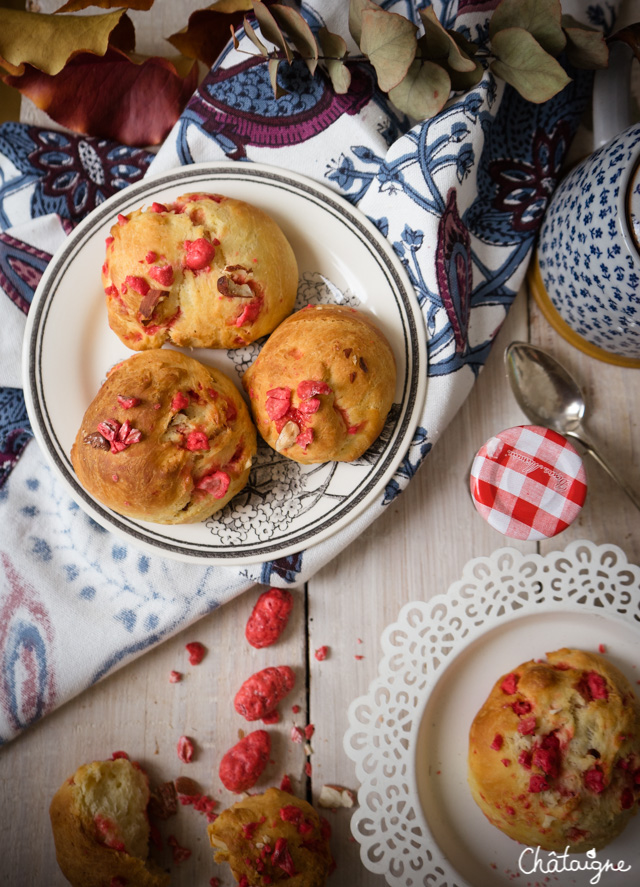 Brioches aux pralines roses