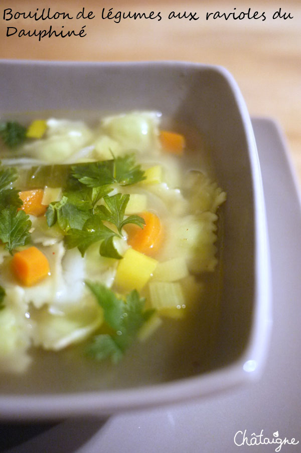 bouillon de légumes aux ravioles