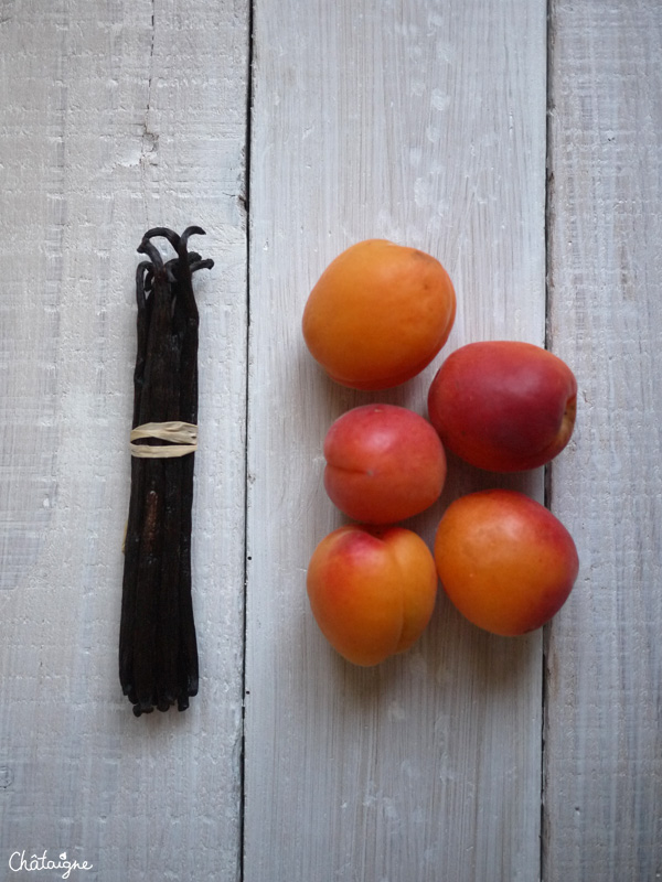 Abricots rôtis au miel de châtaignier et vanille de Madagascar