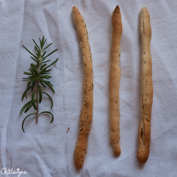 Gressins à l'huile d'olive, romarin et sésame