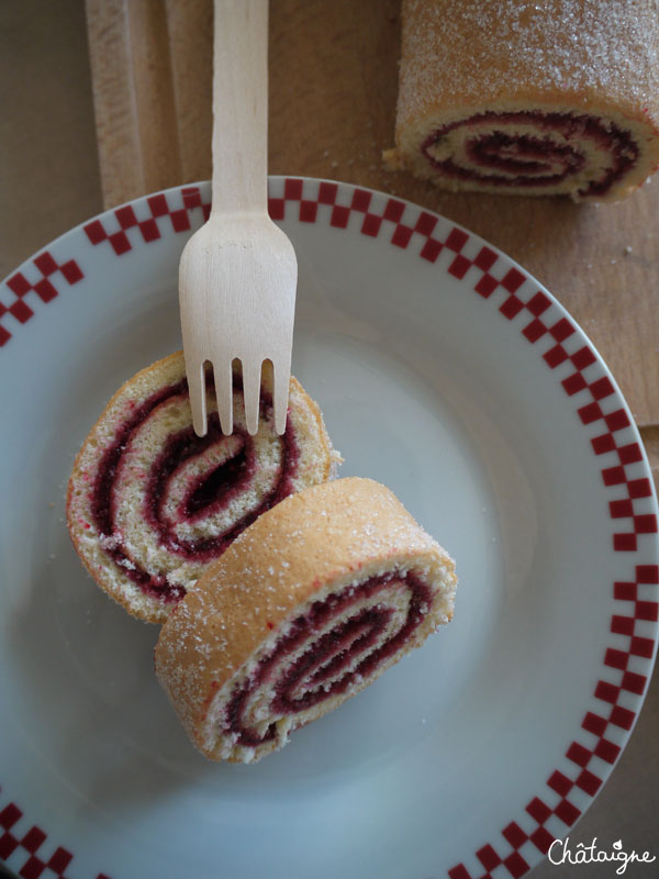 gâteau roulé aux framboises