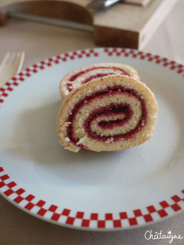 gâteau roulé aux framboises