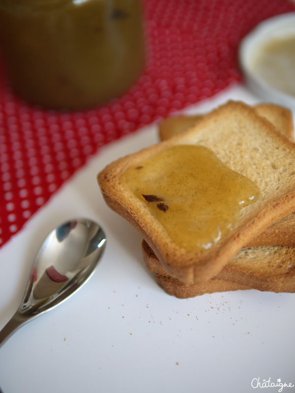 Confiture rhubarbe-vanille