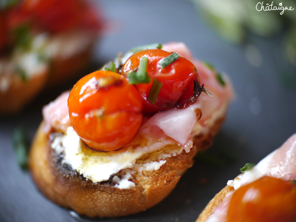 Tartines aux tomates cerises et jambon cru