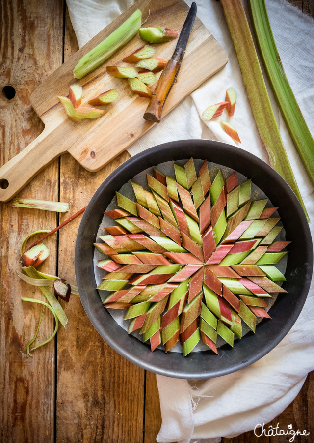 Gâteau tatin à la rhubarbe