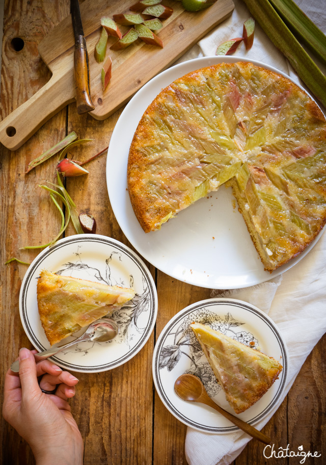 Gâteau tatin à la rhubarbe