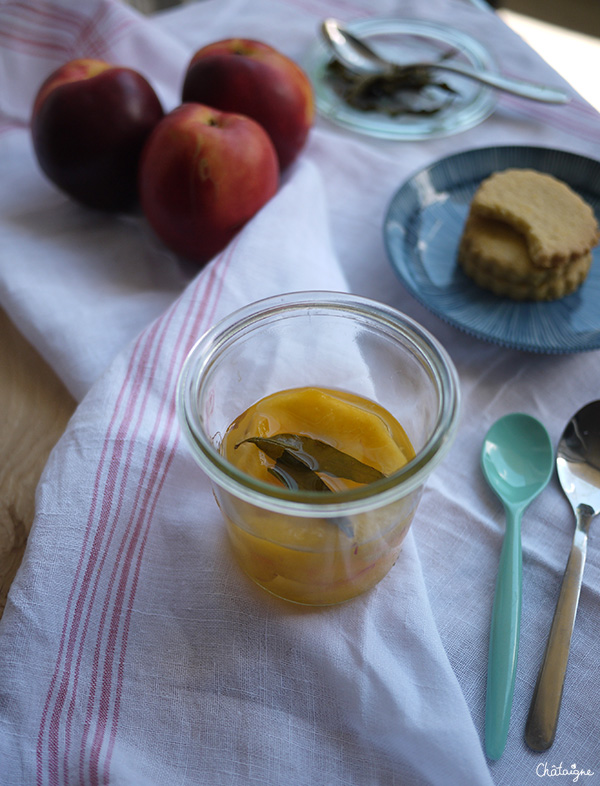 Nectarines au sirop de verveine