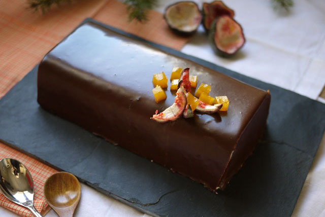 Bûche chocolat au lait, fruits de la passion