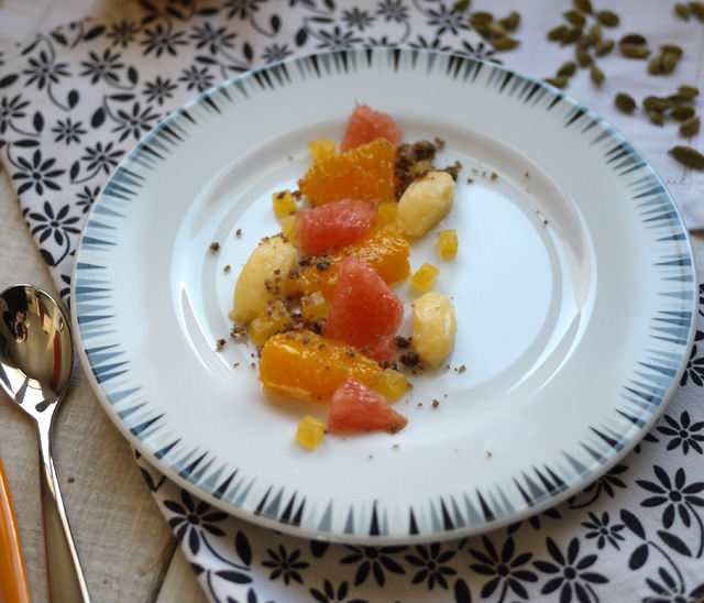 Salade d’agrumes, crème à la cardamome verte