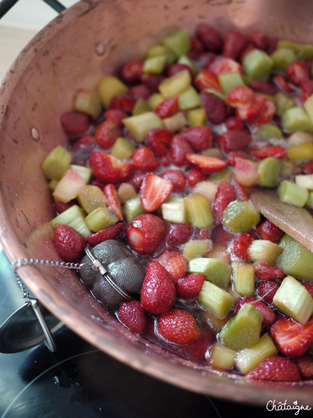 Confiture fraises-rhubarbe