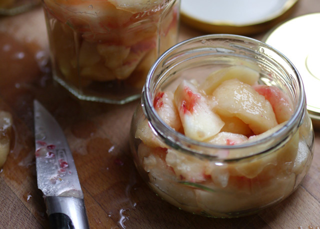 Conserves de pêches et nectarines [Enfermer du soleil dans un pot]