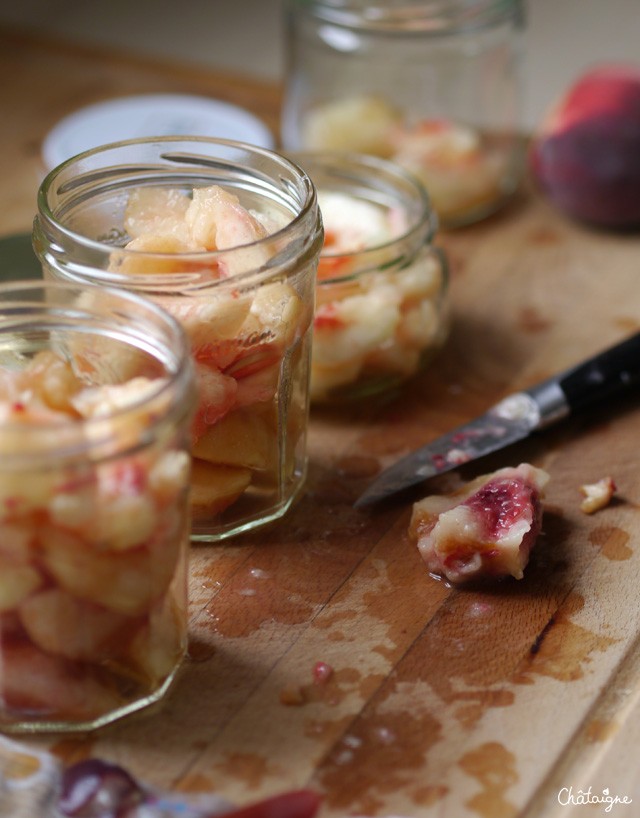 Conserves de pêches et nectarines