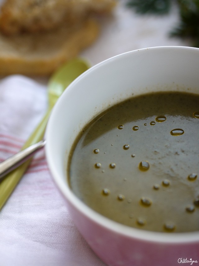 Soupe de fanes de carottes