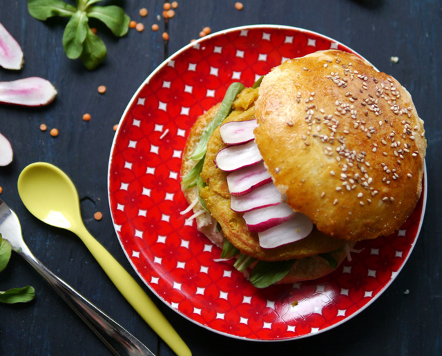 Burgers [steaks de lentilles corail & pesto rouge]