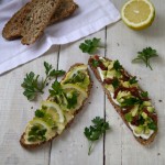 Tartines avocat et houmous