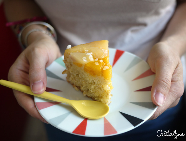 Gâteau renversé aux pêches