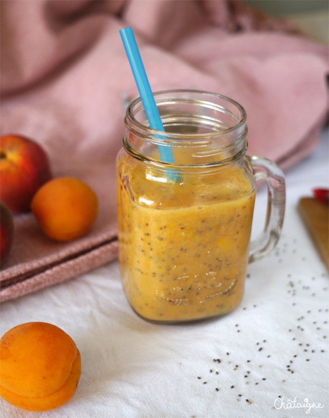 smoothie pêche-abricots et graines de chia