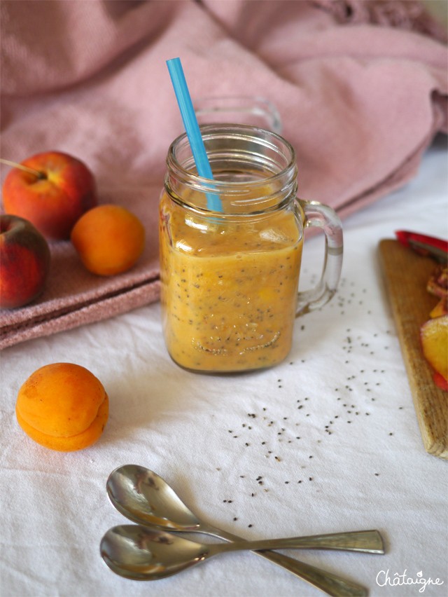 smoothie pêche-abricots et graines de chia