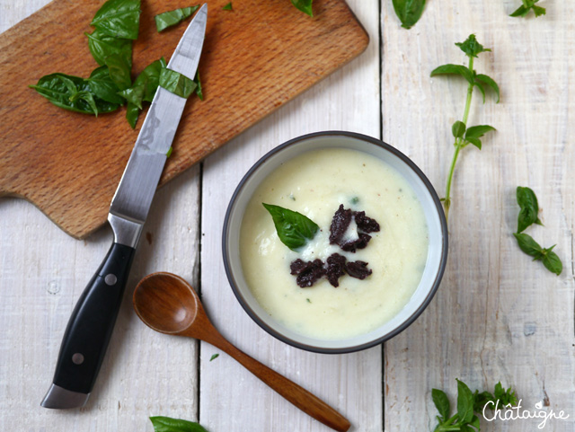 Soupe de courgettes, ricotta & basilic