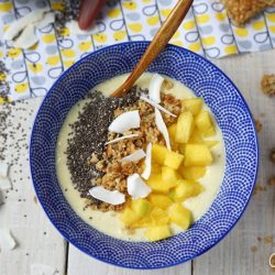 Smoothie bowl banane-mangue