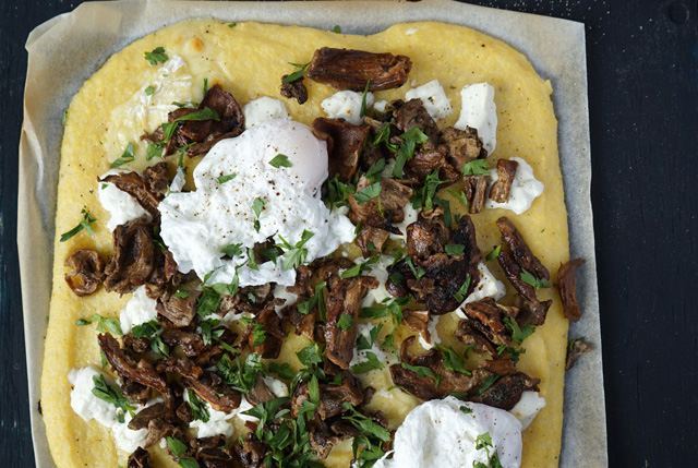 Tarte à la polenta et aux cèpes