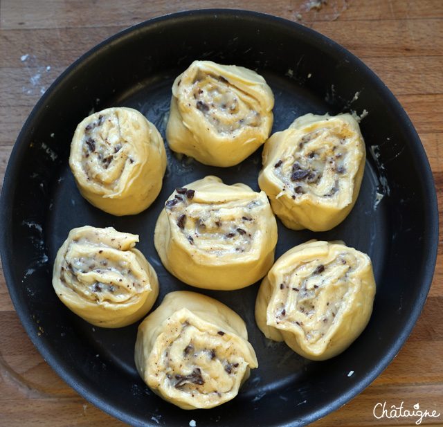 Chinois à la crème pâtissière et pépites de chocolat