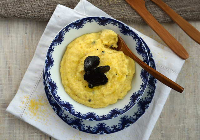 Polenta crémeuse à la truffe noire