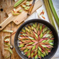 Gâteau tatin à la rhubarbe