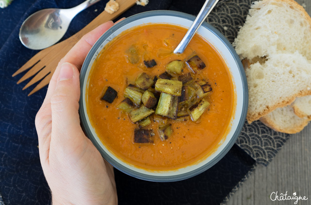 Soupe à l’aubergine et aux tomates