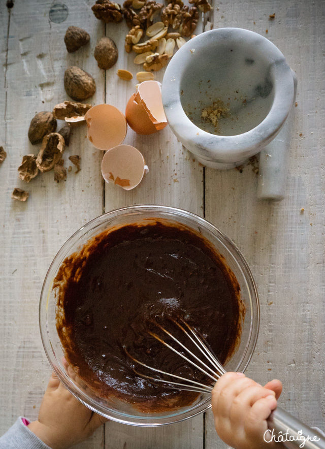 Brownies au chocolat, noix et cacahuètes