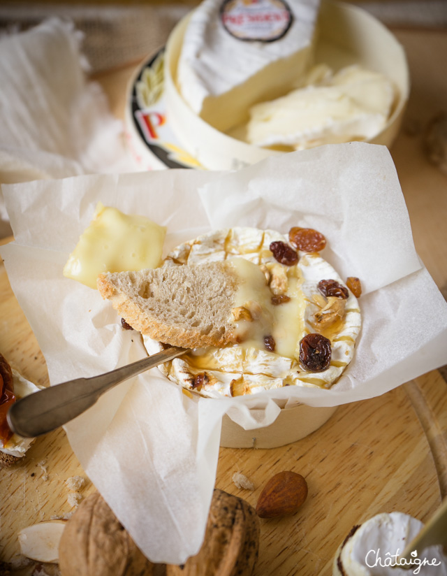 Camembert rôti aux fruits secs