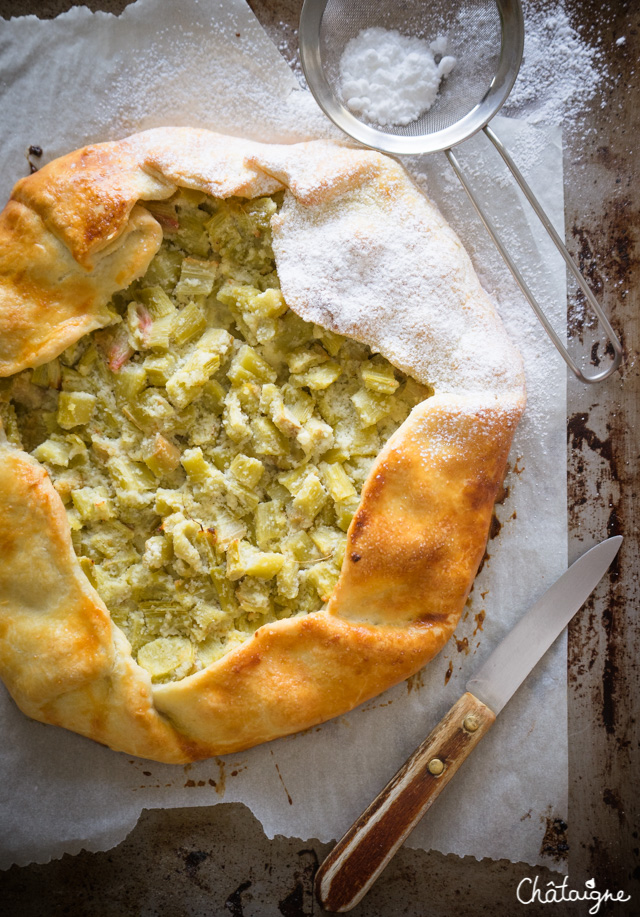 Tarte rustique à la rhubarbe