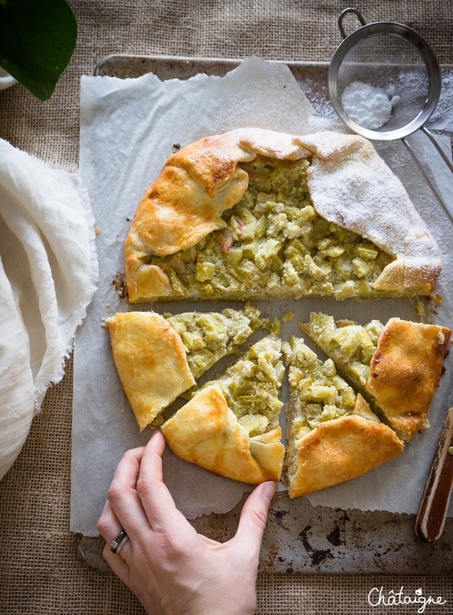 Tarte rustique à la rhubarbe