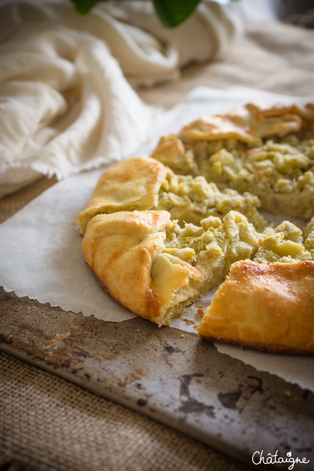 Tarte rustique à la rhubarbe