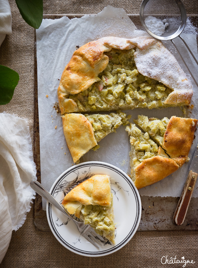 Tarte rustique à la rhubarbe