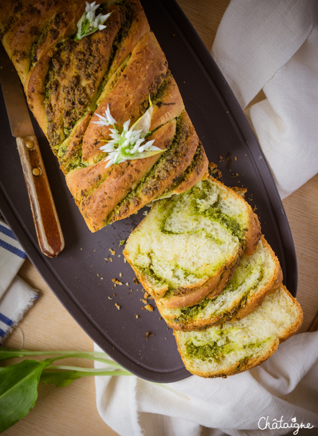 Brioche marbrée au pesto d'ail des ours