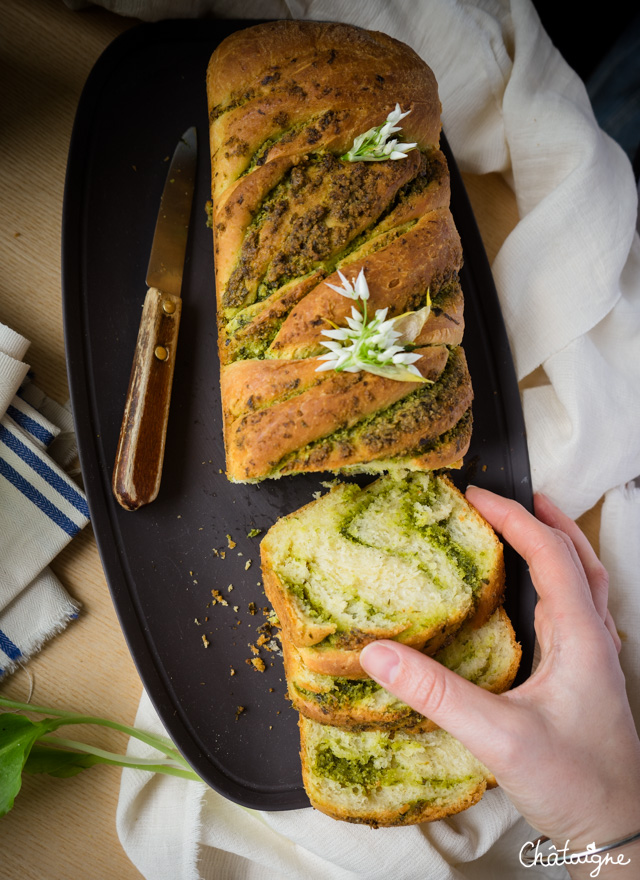 Brioche marbrée au pesto d'ail des ours