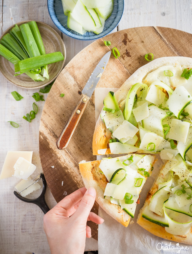 Pizza à la ricotta et aux courgettes