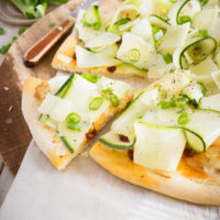 Pizza à la ricotta et aux courgettes