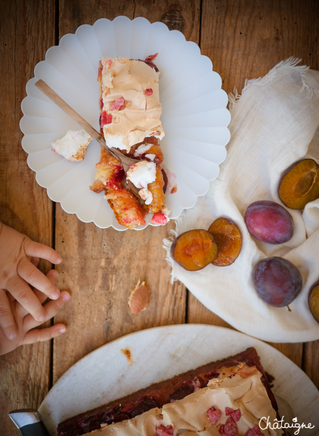 Gâteau aux prunes meringué