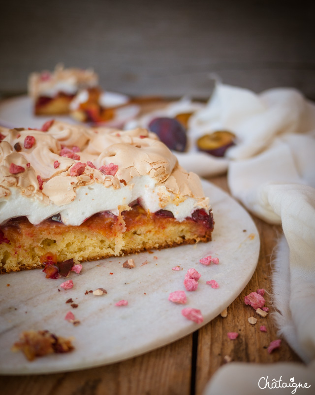 Gâteau aux prunes meringué