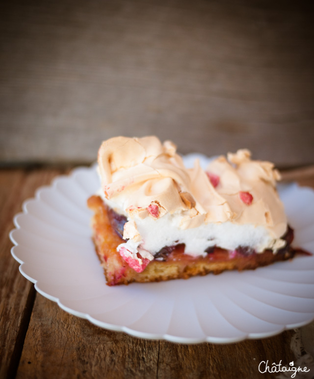 Gâteau aux prunes meringué