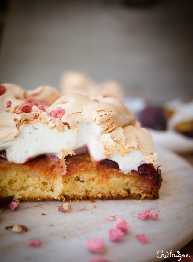 Gâteau aux prunes meringué