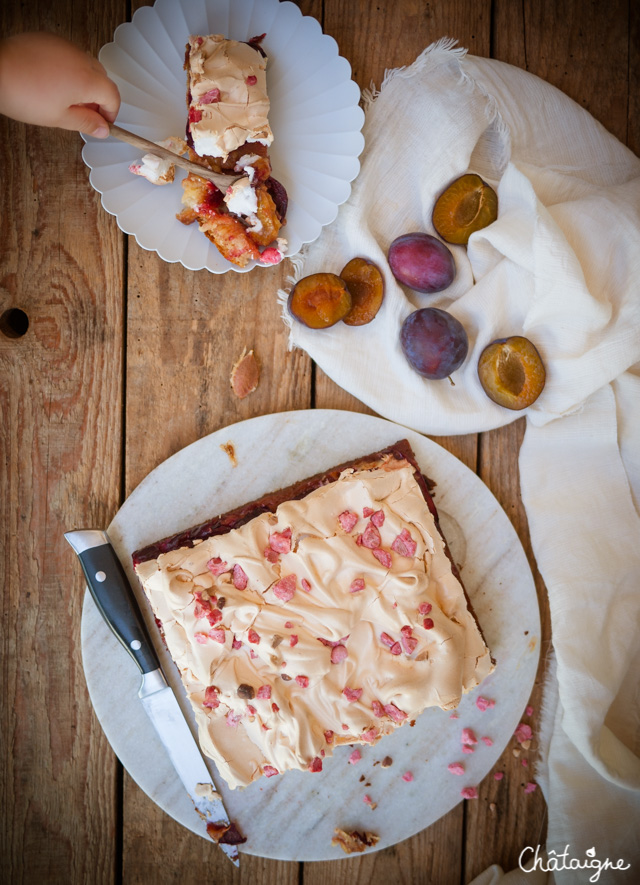 Gâteau aux prunes meringué