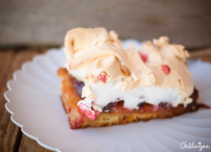 Gâteau aux prunes meringué