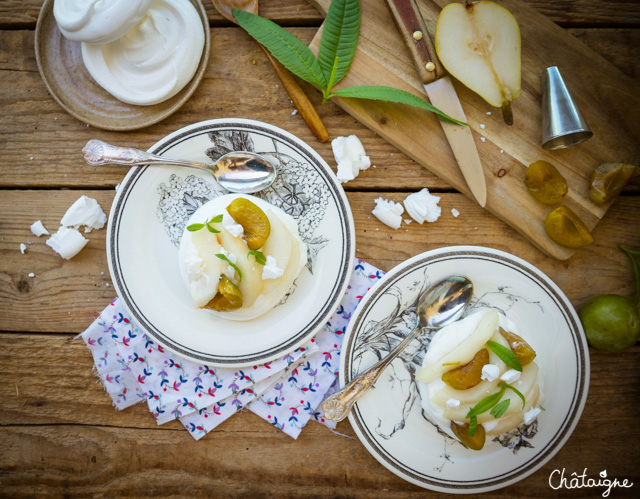 Pavlovas aux poires, prunes et verveine