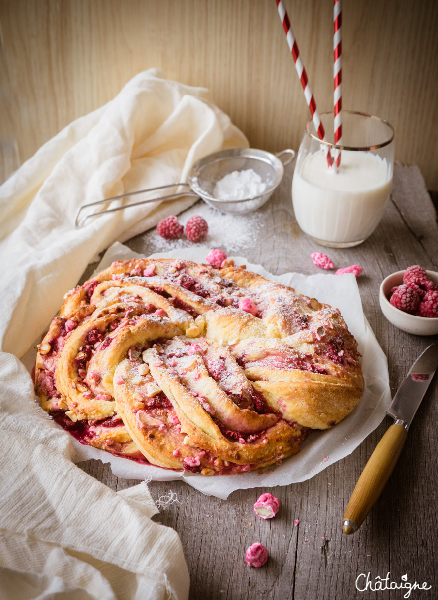 Brioche aux framboises et pralines roses