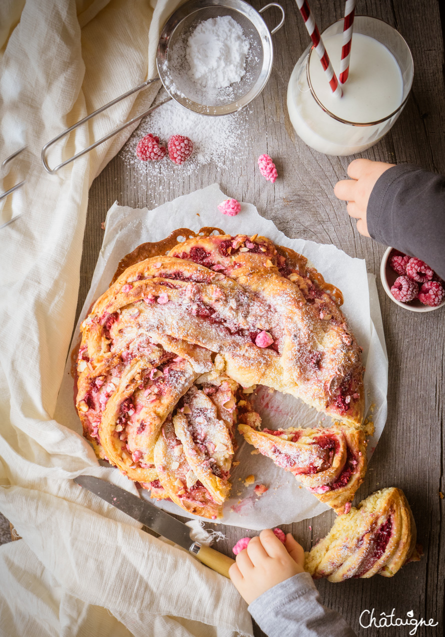 Brioche aux framboises et pralines roses