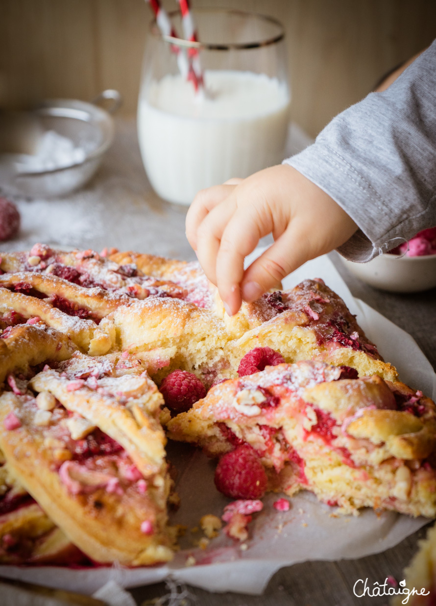 Brioche aux framboises et pralines roses