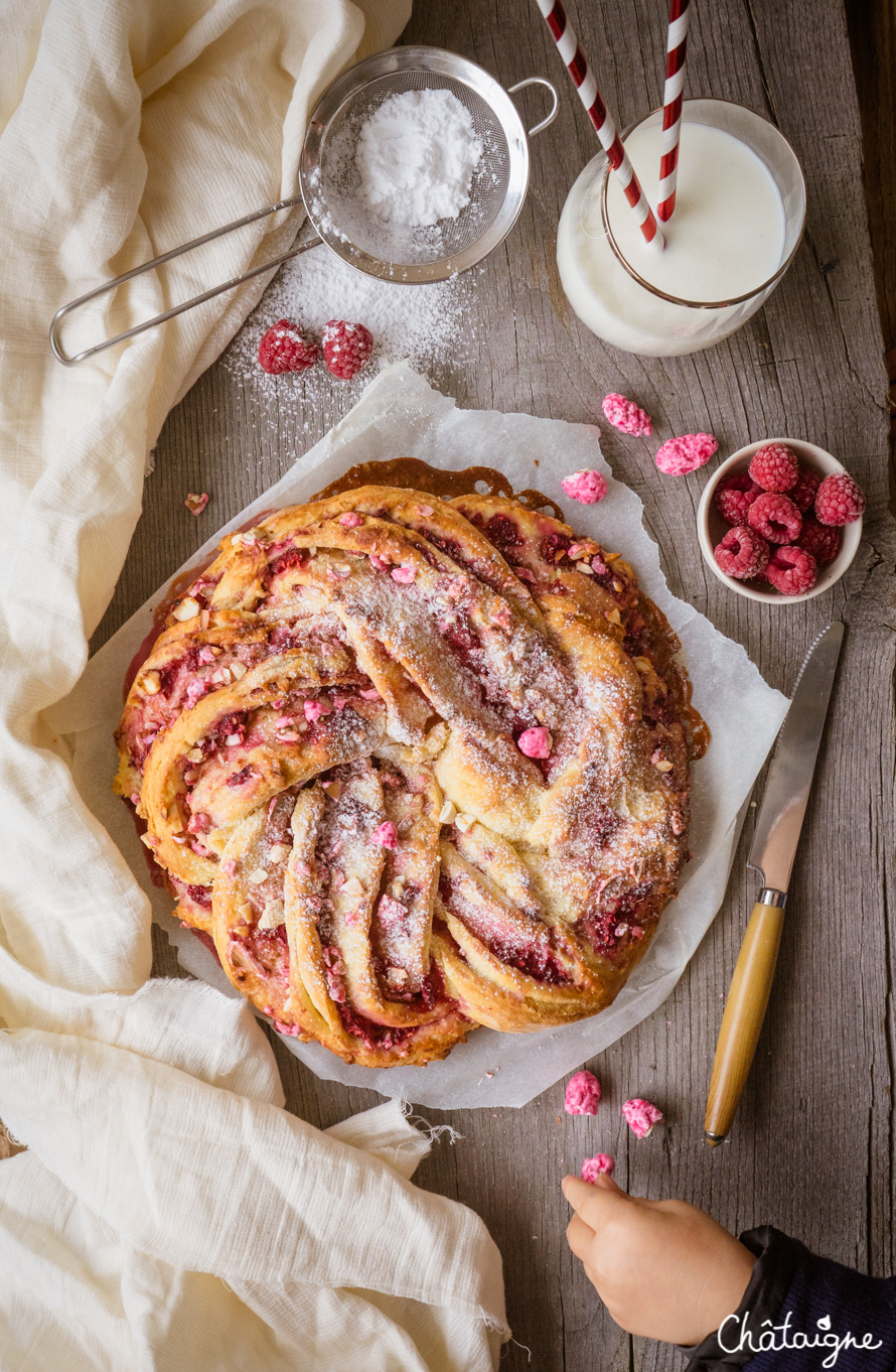 Brioche aux framboises et pralines roses